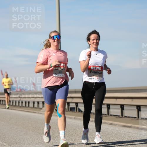 03.10.2025 - Köhlbrandbrückenlauf Yannick Fuchs http://msf.ph/oto/9188499 03.10.2025 11:47:40 Position 3 4297, 4422, 20 meine-sportfotos.de