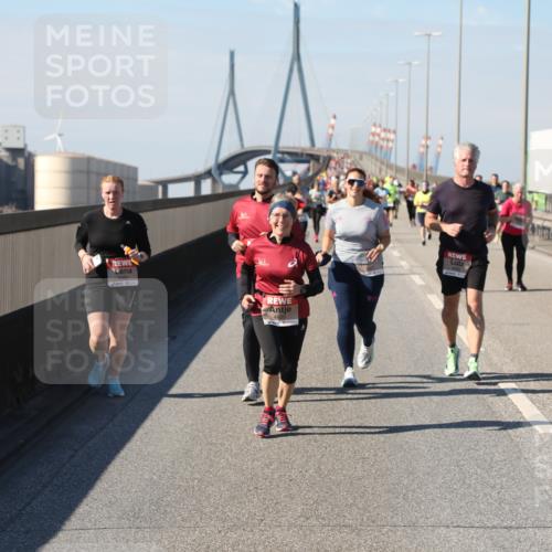 03.10.2025 - Köhlbrandbrückenlauf Yannick Fuchs http://msf.ph/oto/9188500 03.10.2025 12:07:52 Position 3  meine-sportfotos.de