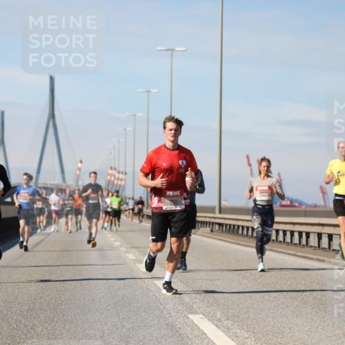 03.10.2025 - Köhlbrandbrückenlauf Yannick Fuchs http://msf.ph/oto/9188510 03.10.2025 11:47:44 Position 3  meine-sportfotos.de