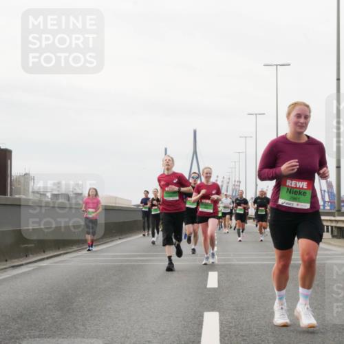 03.10.2025 - Köhlbrandbrückenlauf Matties Gatica Varas http://msf.ph/oto/9188512 03.10.2025 15:54:33 Position 3 7961 meine-sportfotos.de