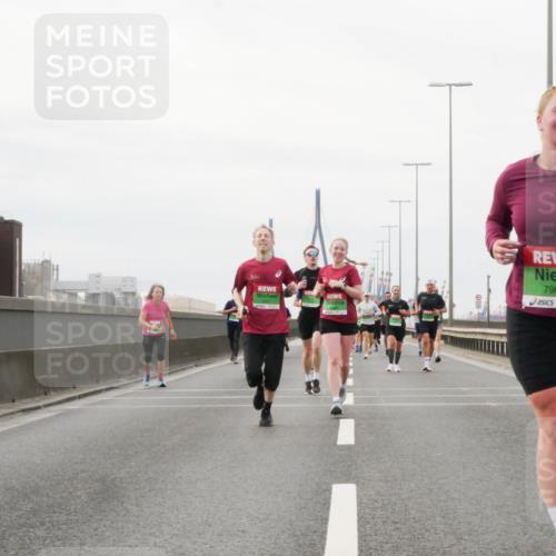 03.10.2025 - Köhlbrandbrückenlauf Matties Gatica Varas http://msf.ph/oto/9188513 03.10.2025 15:54:34 Position 3 7961 meine-sportfotos.de