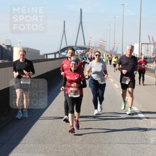 03.10.2025 - Köhlbrandbrückenlauf Yannick Fuchs http://msf.ph/oto/9188518 03.10.2025 12:07:53 Position 3 4935 meine-sportfotos.de
