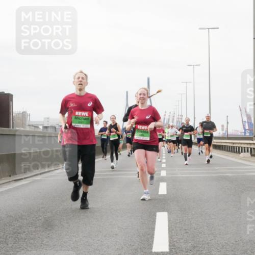 03.10.2025 - Köhlbrandbrückenlauf Matties Gatica Varas http://msf.ph/oto/9188520 03.10.2025 15:54:35 Position 3 9067, 6 meine-sportfotos.de