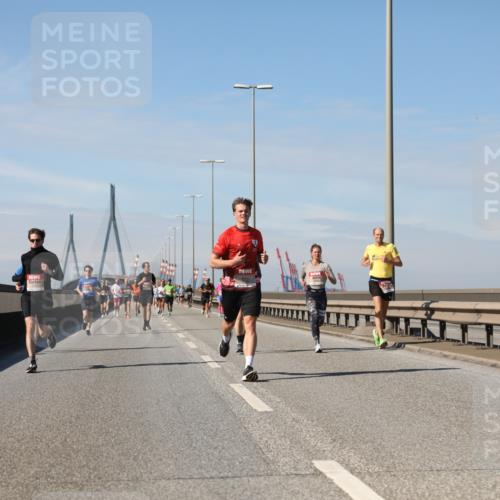 03.10.2025 - Köhlbrandbrückenlauf Yannick Fuchs http://msf.ph/oto/9188521 03.10.2025 11:47:45 Position 3  meine-sportfotos.de