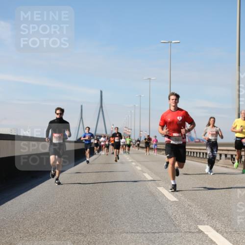 03.10.2025 - Köhlbrandbrückenlauf Yannick Fuchs http://msf.ph/oto/9188525 03.10.2025 11:47:45 Position 3  meine-sportfotos.de