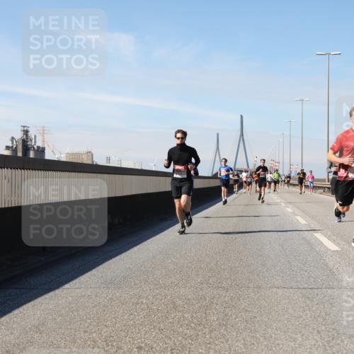 03.10.2025 - Köhlbrandbrückenlauf Yannick Fuchs http://msf.ph/oto/9188527 03.10.2025 11:47:46 Position 3  meine-sportfotos.de