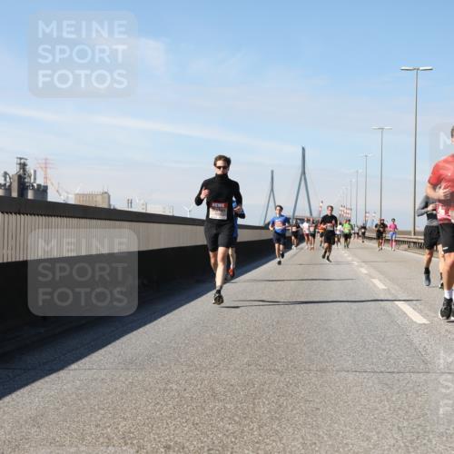 03.10.2025 - Köhlbrandbrückenlauf Yannick Fuchs http://msf.ph/oto/9188531 03.10.2025 11:47:46 Position 3  meine-sportfotos.de
