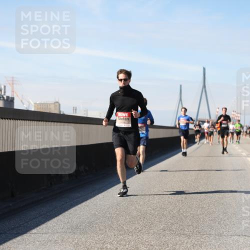 03.10.2025 - Köhlbrandbrückenlauf Yannick Fuchs http://msf.ph/oto/9188536 03.10.2025 11:47:46 Position 3 4116 meine-sportfotos.de