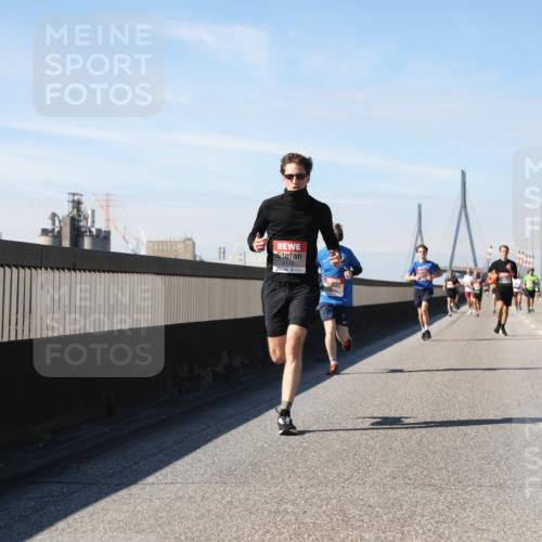 03.10.2025 - Köhlbrandbrückenlauf Yannick Fuchs http://msf.ph/oto/9188541 03.10.2025 11:47:47 Position 3 4116 meine-sportfotos.de