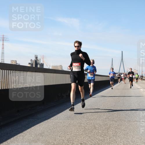 03.10.2025 - Köhlbrandbrückenlauf Yannick Fuchs http://msf.ph/oto/9188545 03.10.2025 11:47:47 Position 3  meine-sportfotos.de