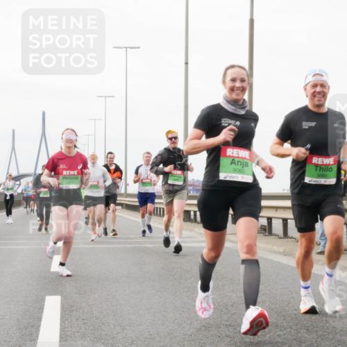 03.10.2025 - Köhlbrandbrückenlauf Matties Gatica Varas http://msf.ph/oto/9188547 03.10.2025 15:54:41 Position 3 7203, 9060, 9061 meine-sportfotos.de