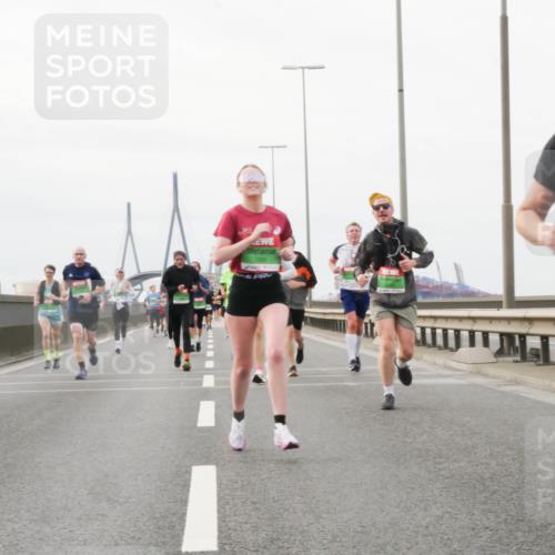 03.10.2025 - Köhlbrandbrückenlauf Matties Gatica Varas http://msf.ph/oto/9188548 03.10.2025 15:54:42 Position 3 9060 meine-sportfotos.de