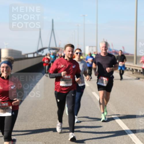 03.10.2025 - Köhlbrandbrückenlauf Yannick Fuchs http://msf.ph/oto/9188553 03.10.2025 12:07:55 Position 3  meine-sportfotos.de