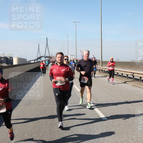 03.10.2025 - Köhlbrandbrückenlauf Yannick Fuchs http://msf.ph/oto/9188558 03.10.2025 12:07:55 Position 3 4935 meine-sportfotos.de