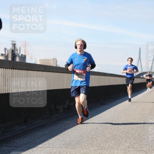 03.10.2025 - Köhlbrandbrückenlauf Yannick Fuchs http://msf.ph/oto/9188559 03.10.2025 11:47:48 Position 3 4214 meine-sportfotos.de