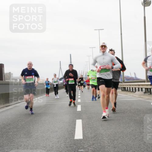 03.10.2025 - Köhlbrandbrückenlauf Matties Gatica Varas http://msf.ph/oto/9188561 03.10.2025 15:54:45 Position 3  meine-sportfotos.de
