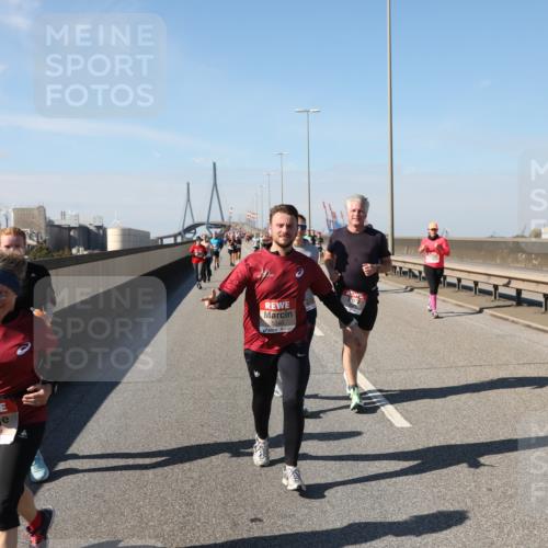 03.10.2025 - Köhlbrandbrückenlauf Yannick Fuchs http://msf.ph/oto/9188566 03.10.2025 12:07:55 Position 3 4935, 5340 meine-sportfotos.de
