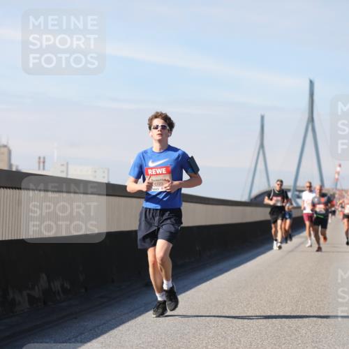 03.10.2025 - Köhlbrandbrückenlauf Yannick Fuchs http://msf.ph/oto/9188578 03.10.2025 11:47:50 Position 3 6723, 4055 meine-sportfotos.de
