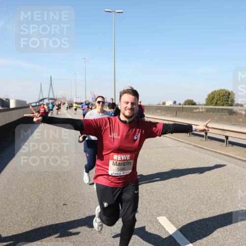 03.10.2025 - Köhlbrandbrückenlauf Yannick Fuchs http://msf.ph/oto/9188580 03.10.2025 12:07:56 Position 3 5340 meine-sportfotos.de