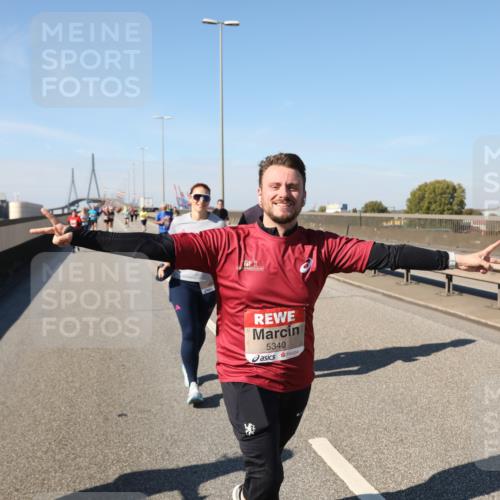 03.10.2025 - Köhlbrandbrückenlauf Yannick Fuchs http://msf.ph/oto/9188585 03.10.2025 12:07:56 Position 3 5340 meine-sportfotos.de