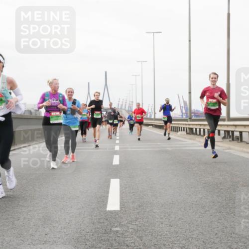 03.10.2025 - Köhlbrandbrückenlauf Matties Gatica Varas http://msf.ph/oto/9188587 03.10.2025 15:54:50 Position 3 201 meine-sportfotos.de