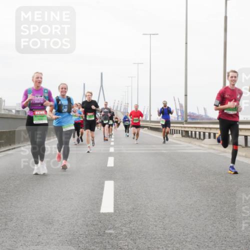 03.10.2025 - Köhlbrandbrückenlauf Matties Gatica Varas http://msf.ph/oto/9188588 03.10.2025 15:54:51 Position 3  meine-sportfotos.de