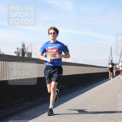 03.10.2025 - Köhlbrandbrückenlauf Yannick Fuchs http://msf.ph/oto/9188596 03.10.2025 11:47:52 Position 3 6723 meine-sportfotos.de