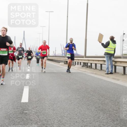 03.10.2025 - Köhlbrandbrückenlauf Matties Gatica Varas http://msf.ph/oto/9188599 03.10.2025 15:54:53 Position 3  meine-sportfotos.de