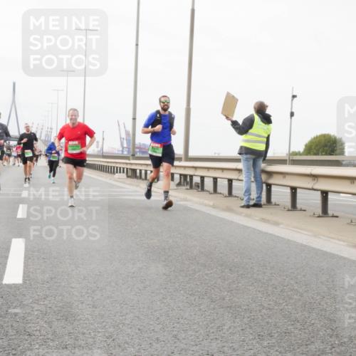 03.10.2025 - Köhlbrandbrückenlauf Matties Gatica Varas http://msf.ph/oto/9188602 03.10.2025 15:54:54 Position 3  meine-sportfotos.de