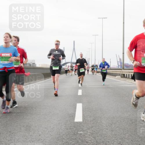 03.10.2025 - Köhlbrandbrückenlauf Matties Gatica Varas http://msf.ph/oto/9188613 03.10.2025 15:54:56 Position 3 9382 meine-sportfotos.de