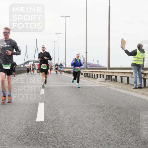 03.10.2025 - Köhlbrandbrückenlauf Matties Gatica Varas http://msf.ph/oto/9188619 03.10.2025 15:54:57 Position 3 9420 meine-sportfotos.de