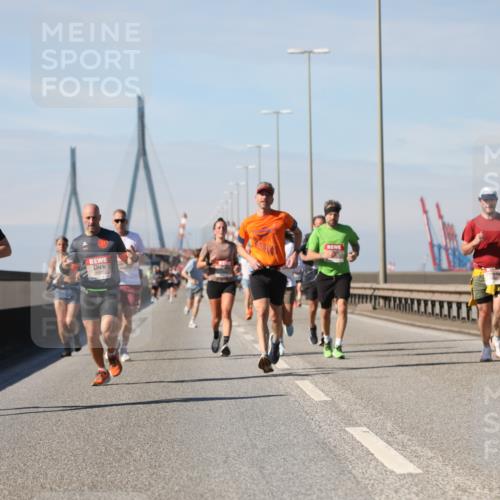 03.10.2025 - Köhlbrandbrückenlauf Yannick Fuchs http://msf.ph/oto/9188641 03.10.2025 11:47:55 Position 3 5245, 5670 meine-sportfotos.de