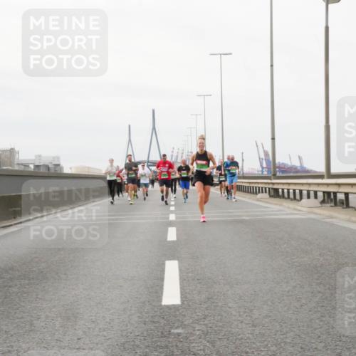 03.10.2025 - Köhlbrandbrückenlauf Matties Gatica Varas http://msf.ph/oto/9188647 03.10.2025 15:55:04 Position 3  meine-sportfotos.de