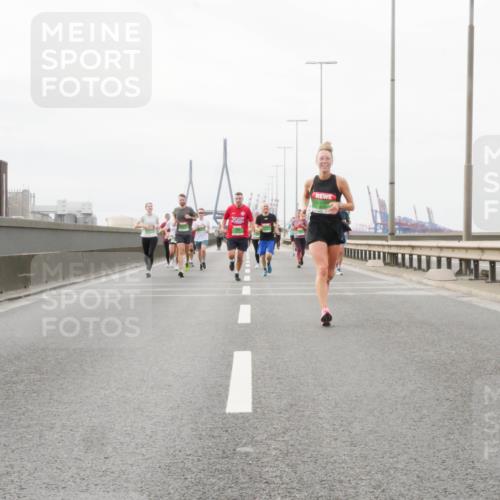 03.10.2025 - Köhlbrandbrückenlauf Matties Gatica Varas http://msf.ph/oto/9188654 03.10.2025 15:55:05 Position 3  meine-sportfotos.de