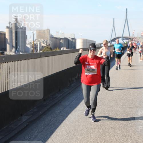 03.10.2025 - Köhlbrandbrückenlauf Yannick Fuchs http://msf.ph/oto/9188665 03.10.2025 12:08:02 Position 3 4800 meine-sportfotos.de