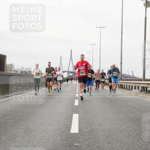 03.10.2025 - Köhlbrandbrückenlauf Matties Gatica Varas http://msf.ph/oto/9188666 03.10.2025 15:55:08 Position 3  meine-sportfotos.de