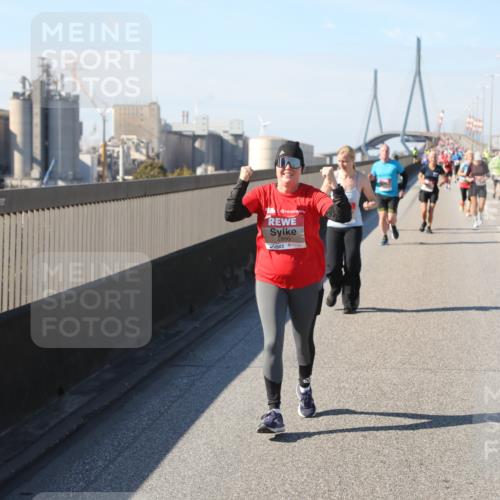 03.10.2025 - Köhlbrandbrückenlauf Yannick Fuchs http://msf.ph/oto/9188669 03.10.2025 12:08:03 Position 3 4800 meine-sportfotos.de