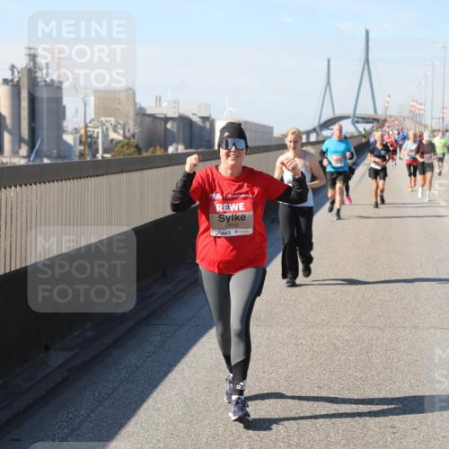 03.10.2025 - Köhlbrandbrückenlauf Yannick Fuchs http://msf.ph/oto/9188678 03.10.2025 12:08:03 Position 3 4800 meine-sportfotos.de
