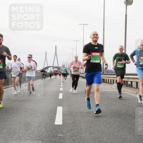 03.10.2025 - Köhlbrandbrückenlauf Matties Gatica Varas http://msf.ph/oto/9188680 03.10.2025 15:55:11 Position 3 8220 meine-sportfotos.de