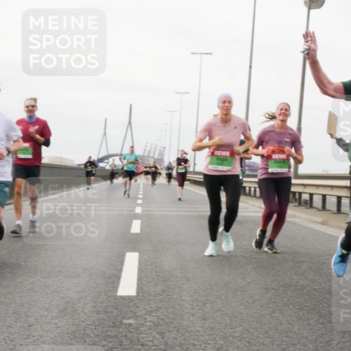 03.10.2025 - Köhlbrandbrückenlauf Matties Gatica Varas http://msf.ph/oto/9188689 03.10.2025 15:55:13 Position 3 7656 meine-sportfotos.de