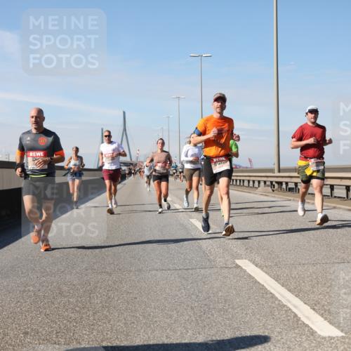 03.10.2025 - Köhlbrandbrückenlauf Yannick Fuchs http://msf.ph/oto/9188690 03.10.2025 11:47:58 Position 3  meine-sportfotos.de