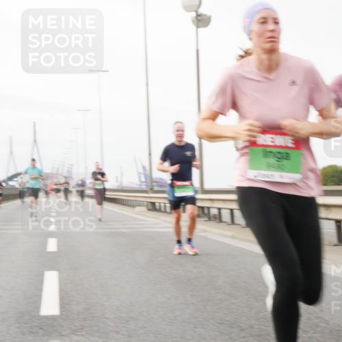 03.10.2025 - Köhlbrandbrückenlauf Matties Gatica Varas http://msf.ph/oto/9188696 03.10.2025 15:55:15 Position 3  meine-sportfotos.de