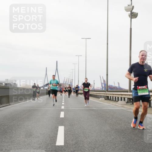 03.10.2025 - Köhlbrandbrückenlauf Matties Gatica Varas http://msf.ph/oto/9188700 03.10.2025 15:55:16 Position 3 9628 meine-sportfotos.de