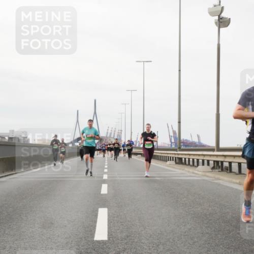 03.10.2025 - Köhlbrandbrückenlauf Matties Gatica Varas http://msf.ph/oto/9188702 03.10.2025 15:55:16 Position 3 9628 meine-sportfotos.de