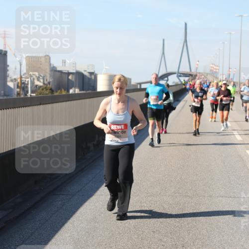 03.10.2025 - Köhlbrandbrückenlauf Yannick Fuchs http://msf.ph/oto/9188708 03.10.2025 12:08:05 Position 3 5391 meine-sportfotos.de