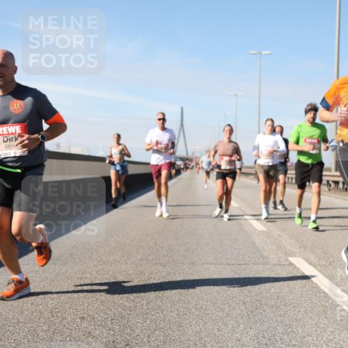 03.10.2025 - Köhlbrandbrückenlauf Yannick Fuchs http://msf.ph/oto/9188710 03.10.2025 11:47:59 Position 3 45, 5676 meine-sportfotos.de