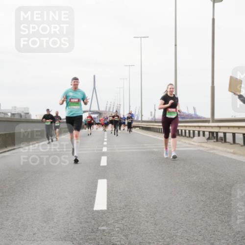 03.10.2025 - Köhlbrandbrückenlauf Matties Gatica Varas http://msf.ph/oto/9188712 03.10.2025 15:55:18 Position 3  meine-sportfotos.de