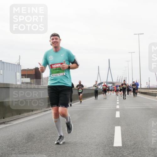 03.10.2025 - Köhlbrandbrückenlauf Matties Gatica Varas http://msf.ph/oto/9188721 03.10.2025 15:55:20 Position 3 7488 meine-sportfotos.de