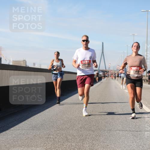 03.10.2025 - Köhlbrandbrückenlauf Yannick Fuchs http://msf.ph/oto/9188723 03.10.2025 11:48:00 Position 3 6631, 4246, 4247 meine-sportfotos.de