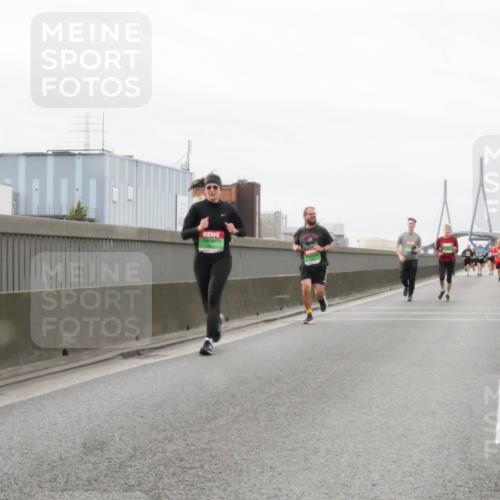 03.10.2025 - Köhlbrandbrückenlauf Matties Gatica Varas http://msf.ph/oto/9188736 03.10.2025 15:55:24 Position 3  meine-sportfotos.de